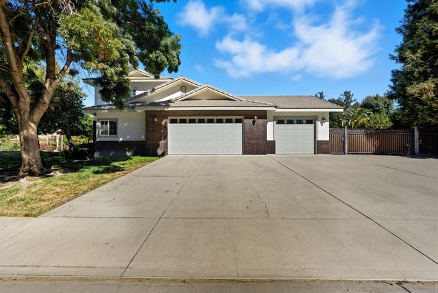1646 S Bluegrass Court, Visalia, CA 93277