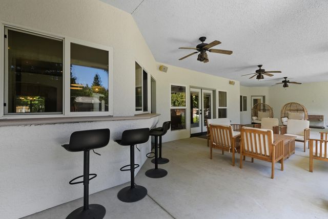 1646 S Bluegrass Court, Visalia, CA 93277