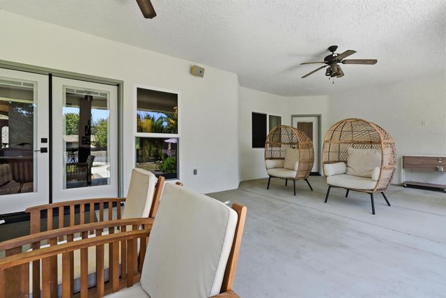 1646 S Bluegrass Court, Visalia, CA 93277