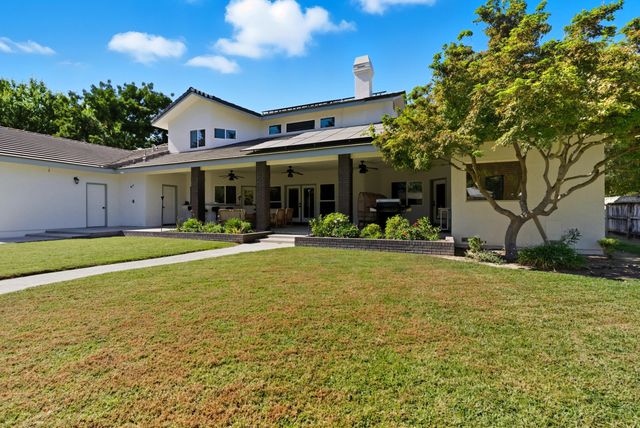 1646 S Bluegrass Court, Visalia, CA 93277