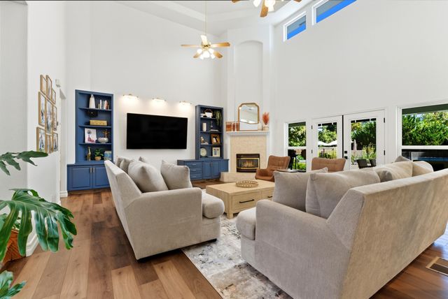 1646 S Bluegrass Court, Visalia, CA 93277