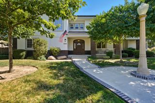 1646 S Bluegrass Court, Visalia, CA 93277