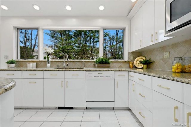 74 Rockland Drive, Jericho, NY 11753