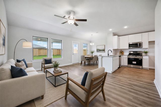 805 Clear Valley Lane, Dayton, TX 77535