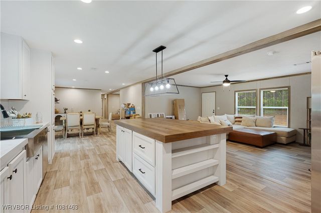 1635 Burchfiel Mountain Trail, Cedarville, AR 72932