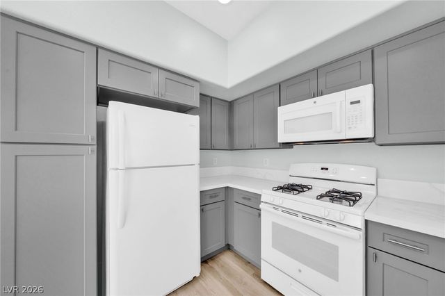 520 Arrowhead Trail 1411, Henderson, NV 89015