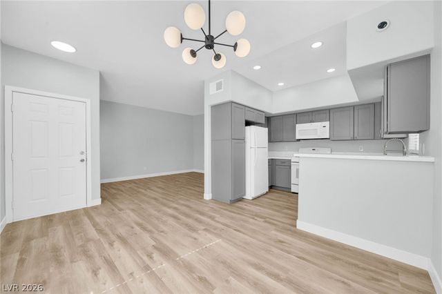 520 Arrowhead Trail 1411, Henderson, NV 89015