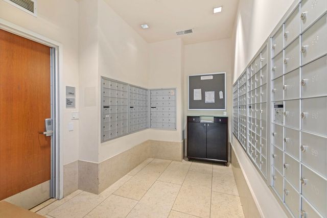 585 9th St 443, Oakland, CA 94607