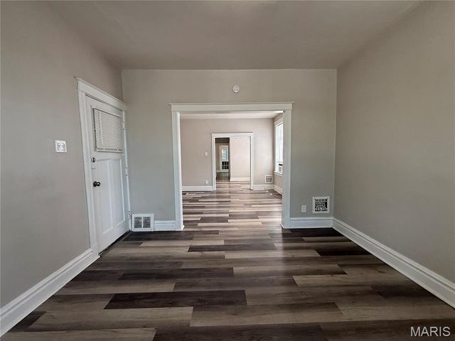 5516 S Grand Boulevard, St Louis, MO 63111