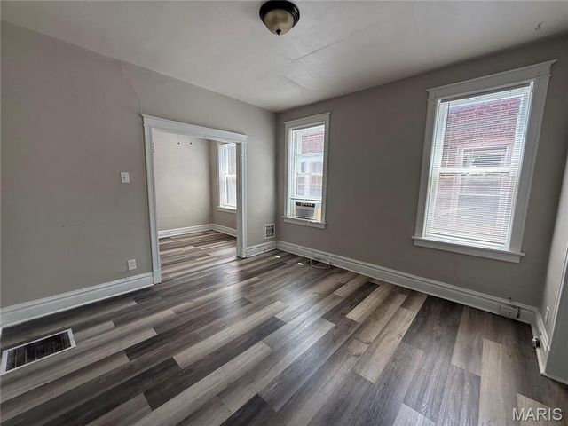 5516 S Grand Boulevard, St Louis, MO 63111