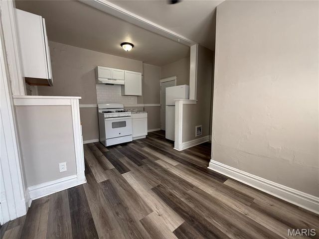 5516 S Grand Boulevard, St Louis, MO 63111