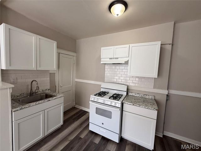 5516 S Grand Boulevard, St Louis, MO 63111