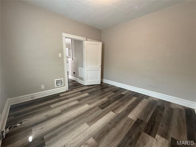 5516 S Grand Boulevard, St Louis, MO 63111