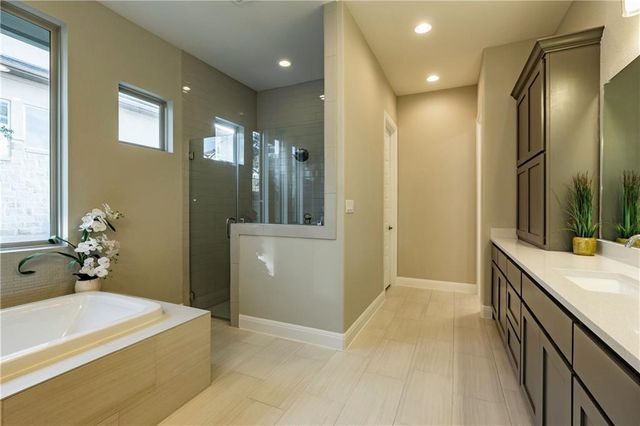 511 Woodside TER, Lakeway, TX 78738