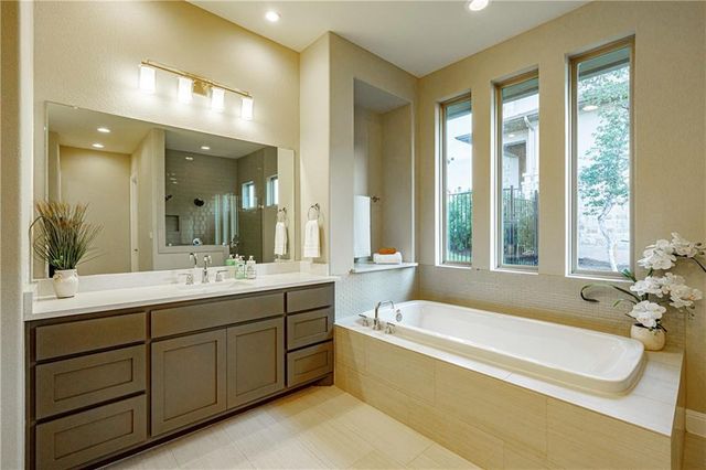 511 Woodside TER, Lakeway, TX 78738