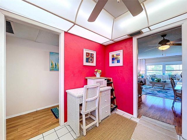 4650 COVE CIRCLE 209, St Petersburg, FL 33708