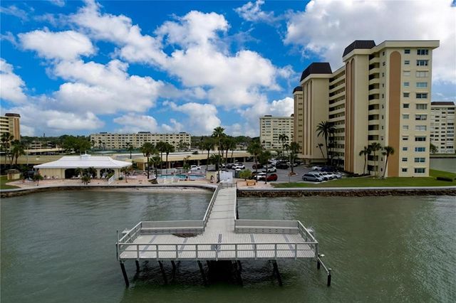 4650 COVE CIRCLE 209, St Petersburg, FL 33708