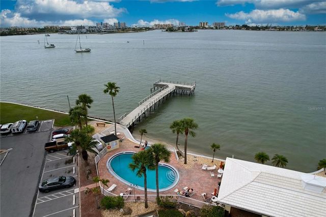 4650 COVE CIRCLE 209, St Petersburg, FL 33708