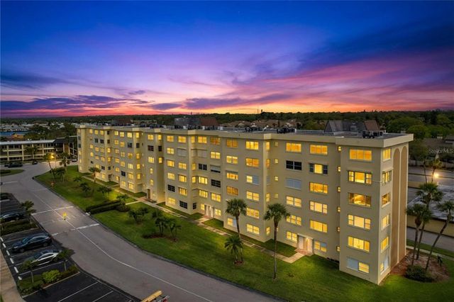 4650 COVE CIRCLE 209, St Petersburg, FL 33708