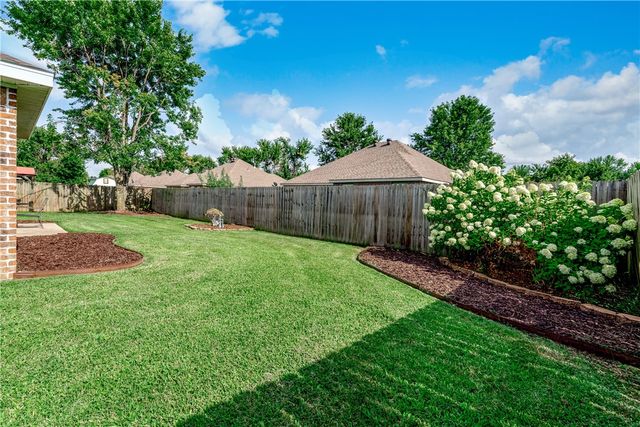 3839 W Mahogany Drive, Fayetteville, AR 72704