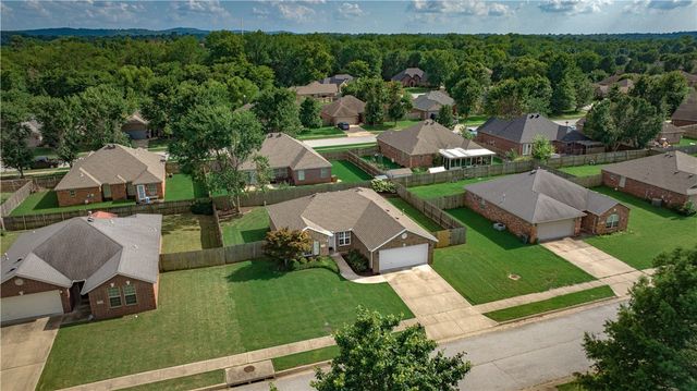 3839 W Mahogany Drive, Fayetteville, AR 72704