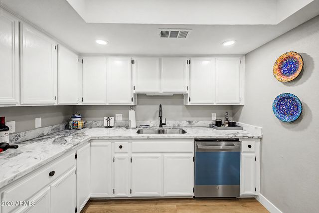 727 W MARYLAND Avenue 6, Phoenix, AZ 85013