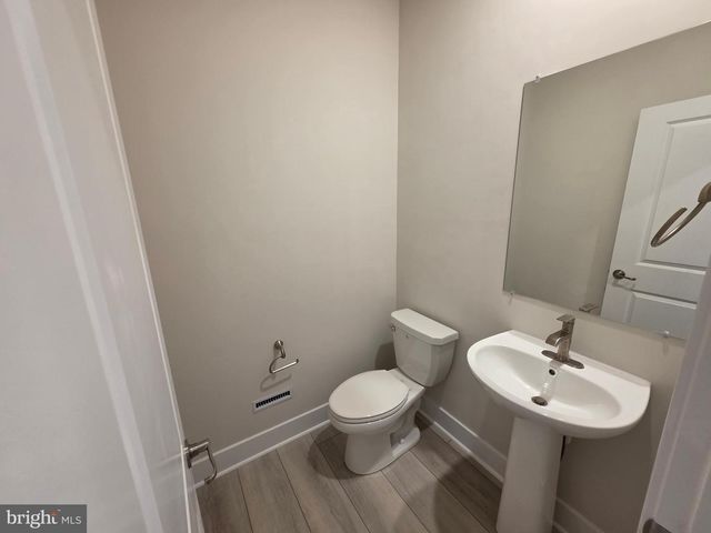 6604 QUEENSBURY ST, Middle River, MD 21220