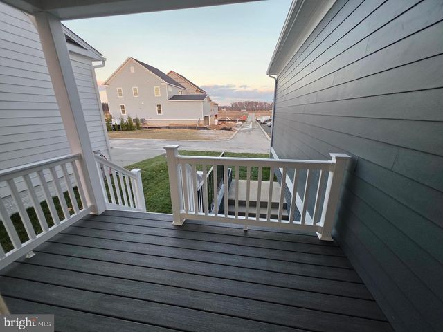 6604 QUEENSBURY ST, Middle River, MD 21220