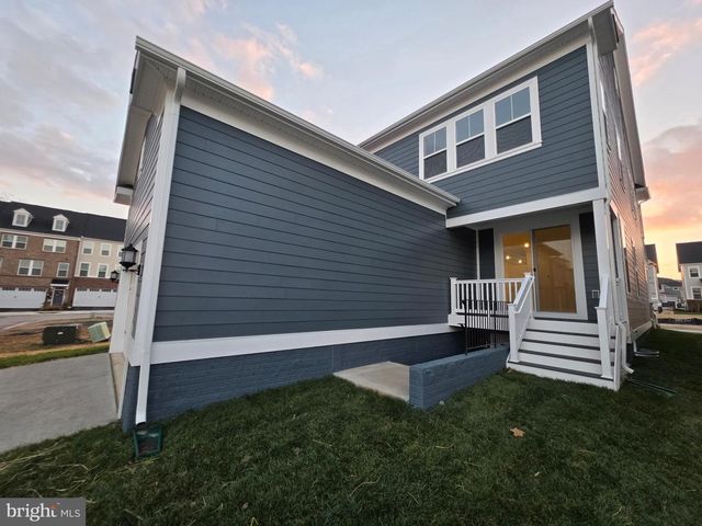 6604 QUEENSBURY ST, Middle River, MD 21220