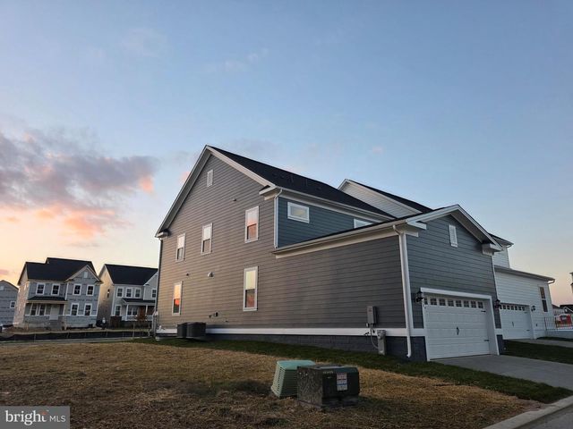6604 QUEENSBURY ST, Middle River, MD 21220