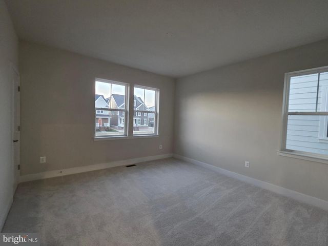 6604 QUEENSBURY ST, Middle River, MD 21220