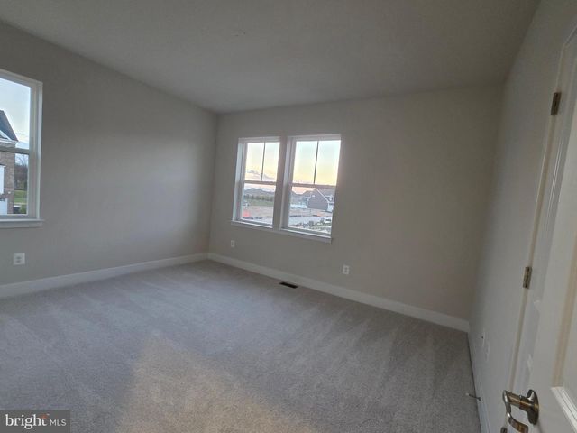 6604 QUEENSBURY ST, Middle River, MD 21220
