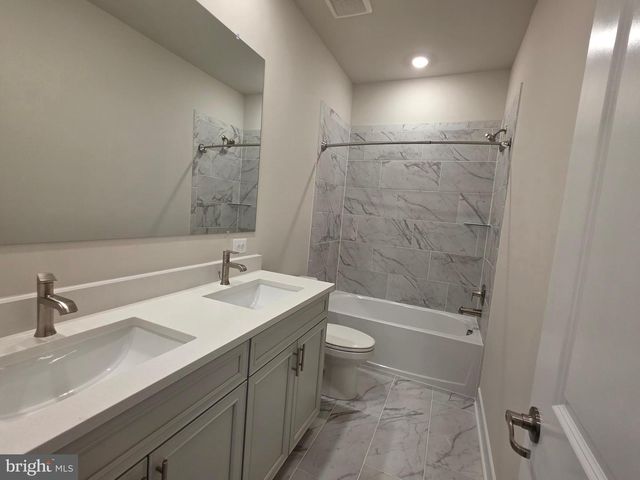 6604 QUEENSBURY ST, Middle River, MD 21220