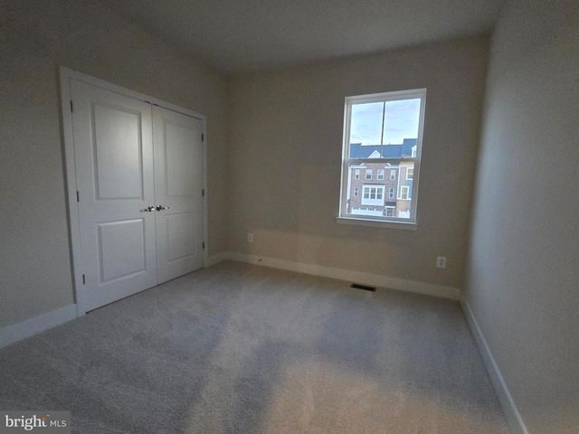 6604 QUEENSBURY ST, Middle River, MD 21220
