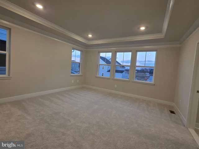 6604 QUEENSBURY ST, Middle River, MD 21220