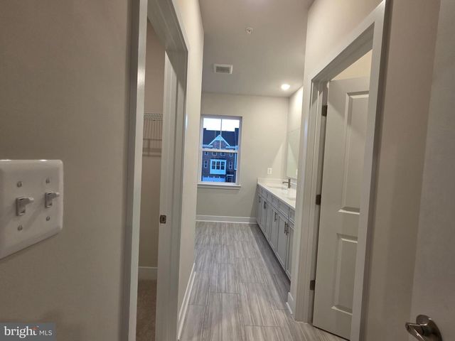 6604 QUEENSBURY ST, Middle River, MD 21220