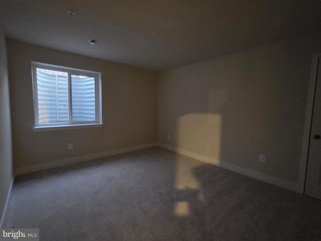 6604 QUEENSBURY ST, Middle River, MD 21220