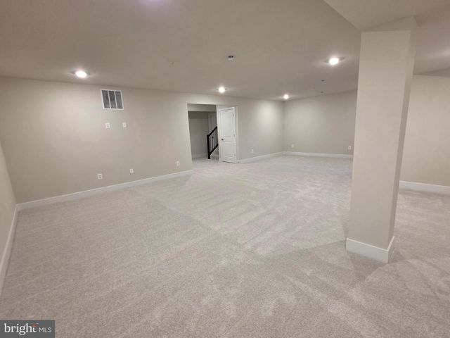 6604 QUEENSBURY ST, Middle River, MD 21220