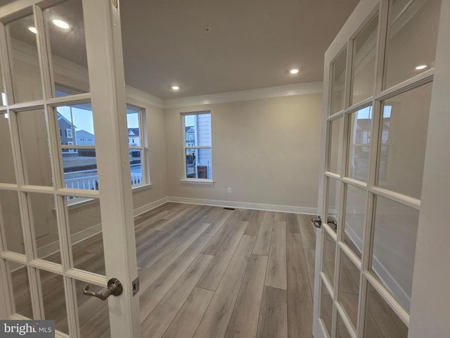6604 QUEENSBURY ST, Middle River, MD 21220
