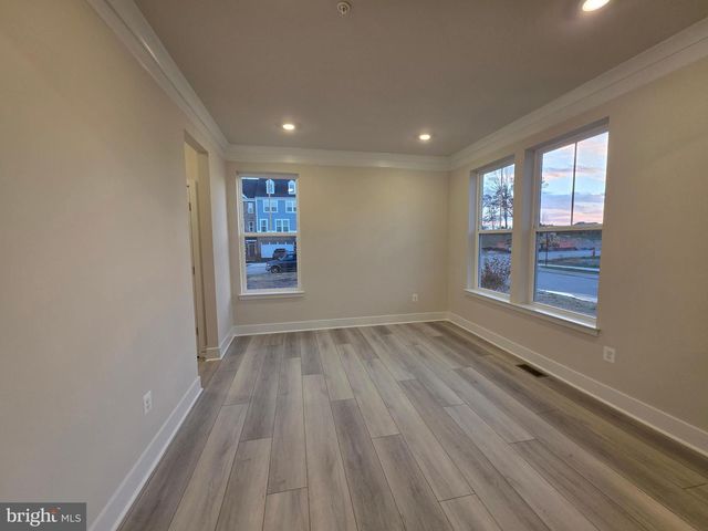 6604 QUEENSBURY ST, Middle River, MD 21220