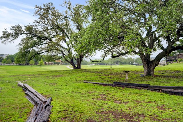 212 Overlook CT, Wimberley, TX 78676