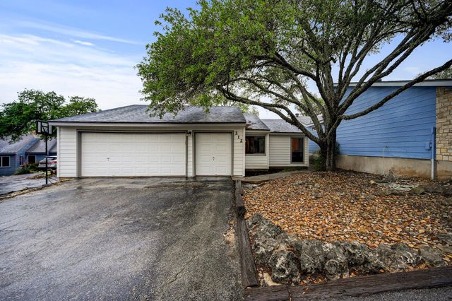 212 Overlook CT, Wimberley, TX 78676