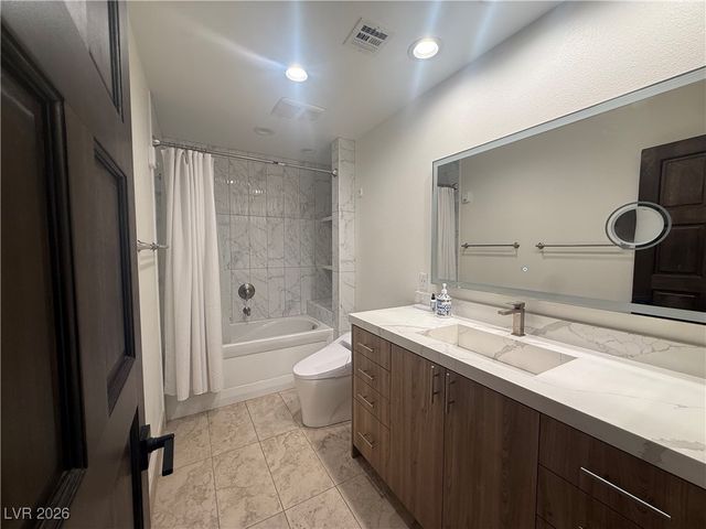 2208 Plaza Del Puerto, Las Vegas, NV 89102