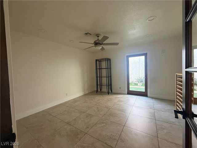 2208 Plaza Del Puerto, Las Vegas, NV 89102
