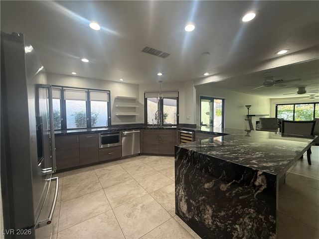 2208 Plaza Del Puerto, Las Vegas, NV 89102