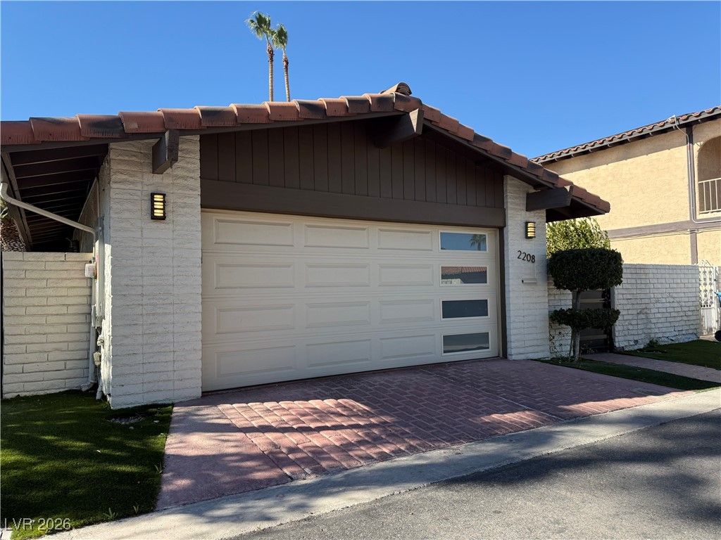 2208 Plaza Del Puerto, Las Vegas, NV 89102