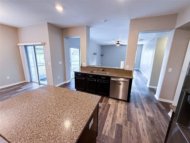 909 MEADOW GLADE DRIVE, Ruskin, FL 33570