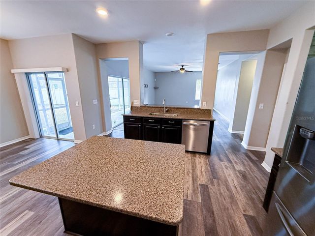 909 MEADOW GLADE DRIVE, Ruskin, FL 33570