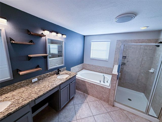 909 MEADOW GLADE DRIVE, Ruskin, FL 33570