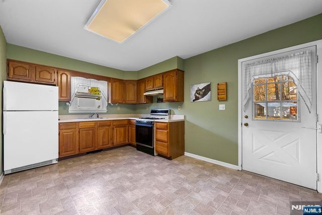 45 Ballentine Drive, North Haledon, NJ 07508